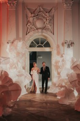 Instalacja kwiatowa 3D biała – dekoracja ślubna wynajem Poznań | Auree